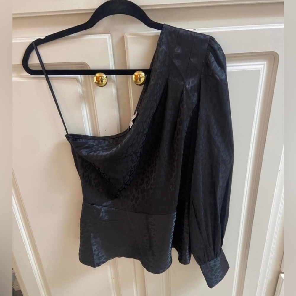 Black One Shoulder Top